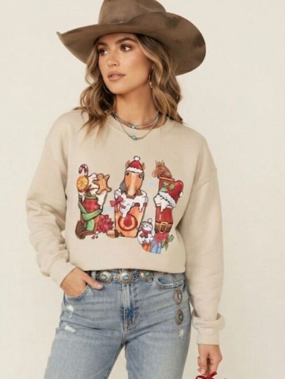 Xmas horse lovers' festive drinks on sweatshirt